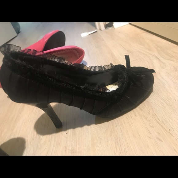 Black laced pumps - Picture 4 of 9